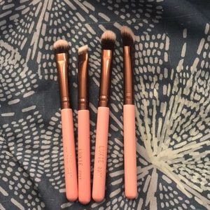 Luxie travel brush set!
